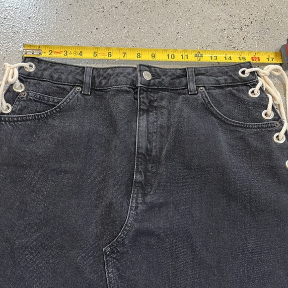 TOPSHOP LACE UP SIDE DENIM SKIRT WITH RAW HEM BLACK WASH SIZE 12 - Picture 8 of 11